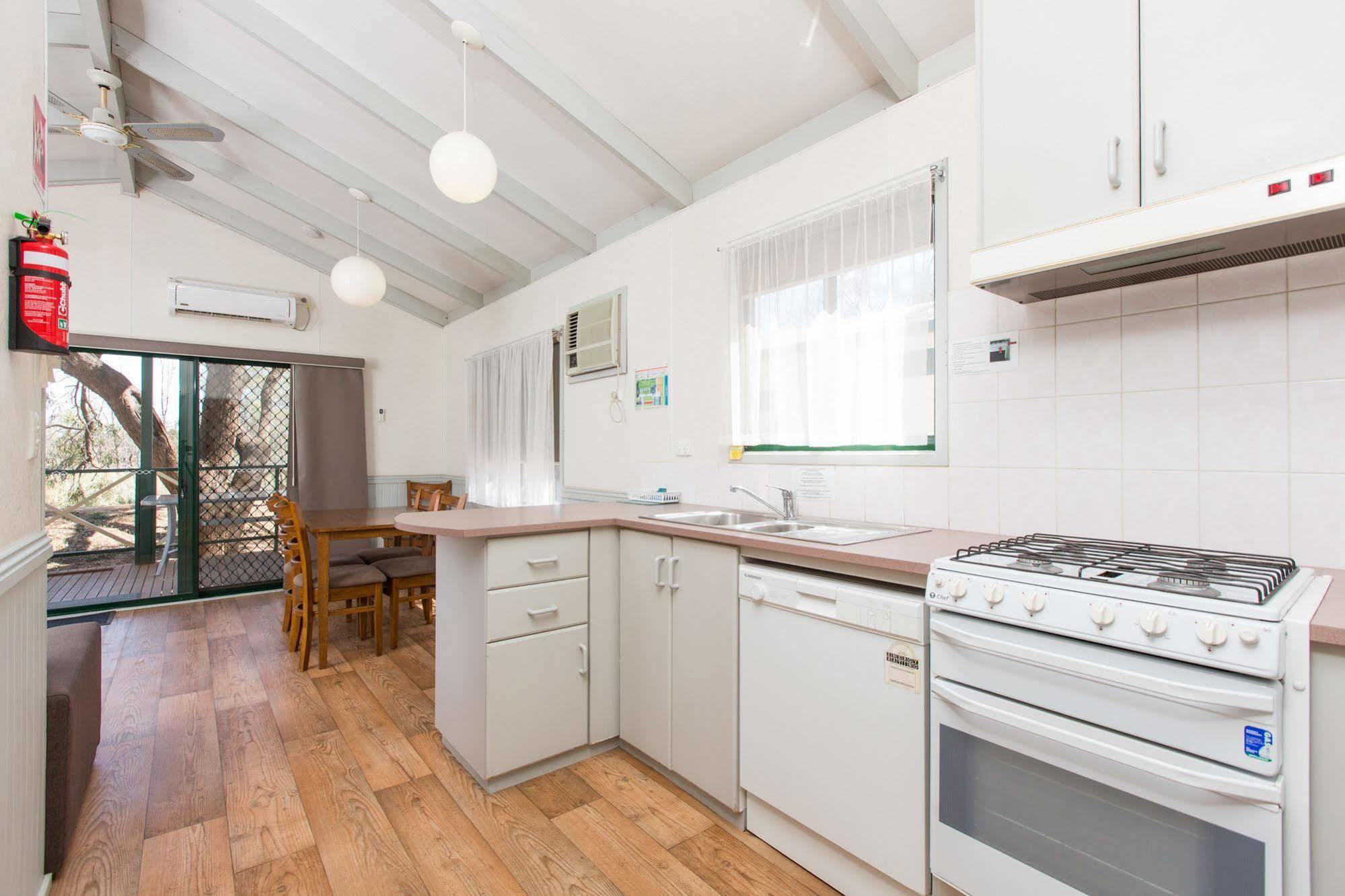 Nrma Mildura Riverside Holiday Park Экстерьер фото